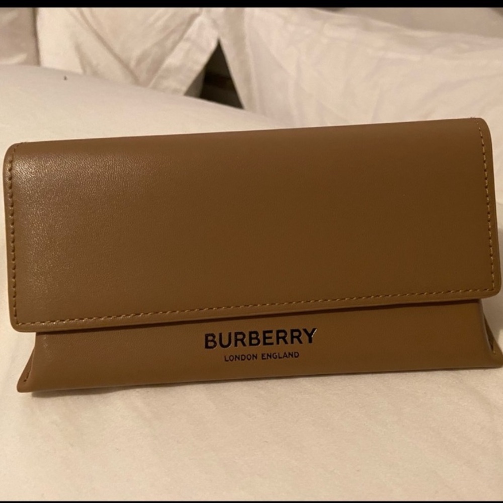 Burberry Sunglasses/Eyeglasses case Tan